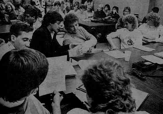 1980-1985-student-senate-hearing-complaints.jpg