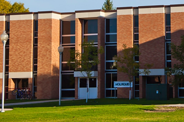 Holmquist Hall has suites